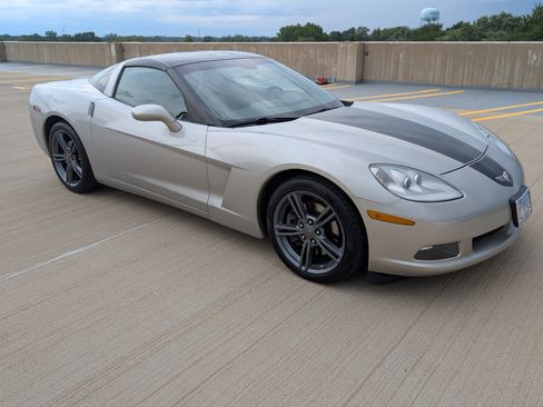 Used 2008 Chevrolet Corvette Coupe w/ Preferred Equipment Group image 5