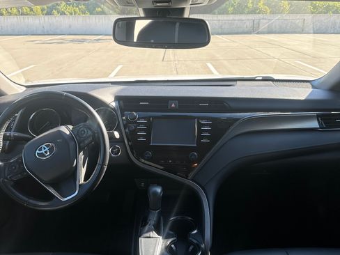 Used 2019 Toyota Camry SE image 9