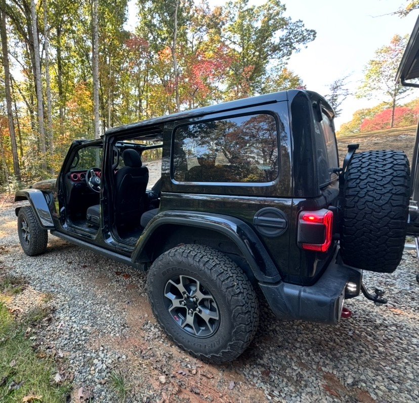 Used 2018 Jeep Wrangler Unlimited Rubicon AWD/4WD image 4
