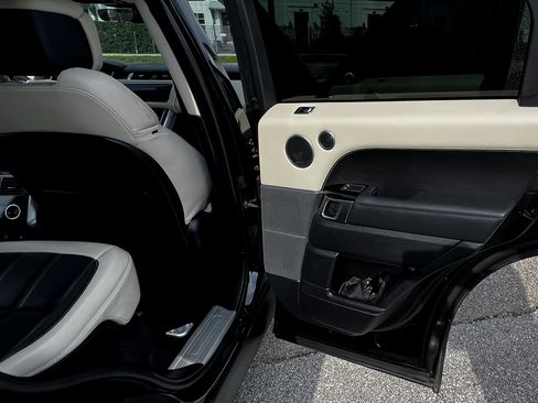 Used 2019 Land Rover Range Rover Sport HSE Dynamic image 23