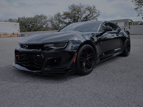 Used 2019 Chevrolet Camaro ZL1 image 2