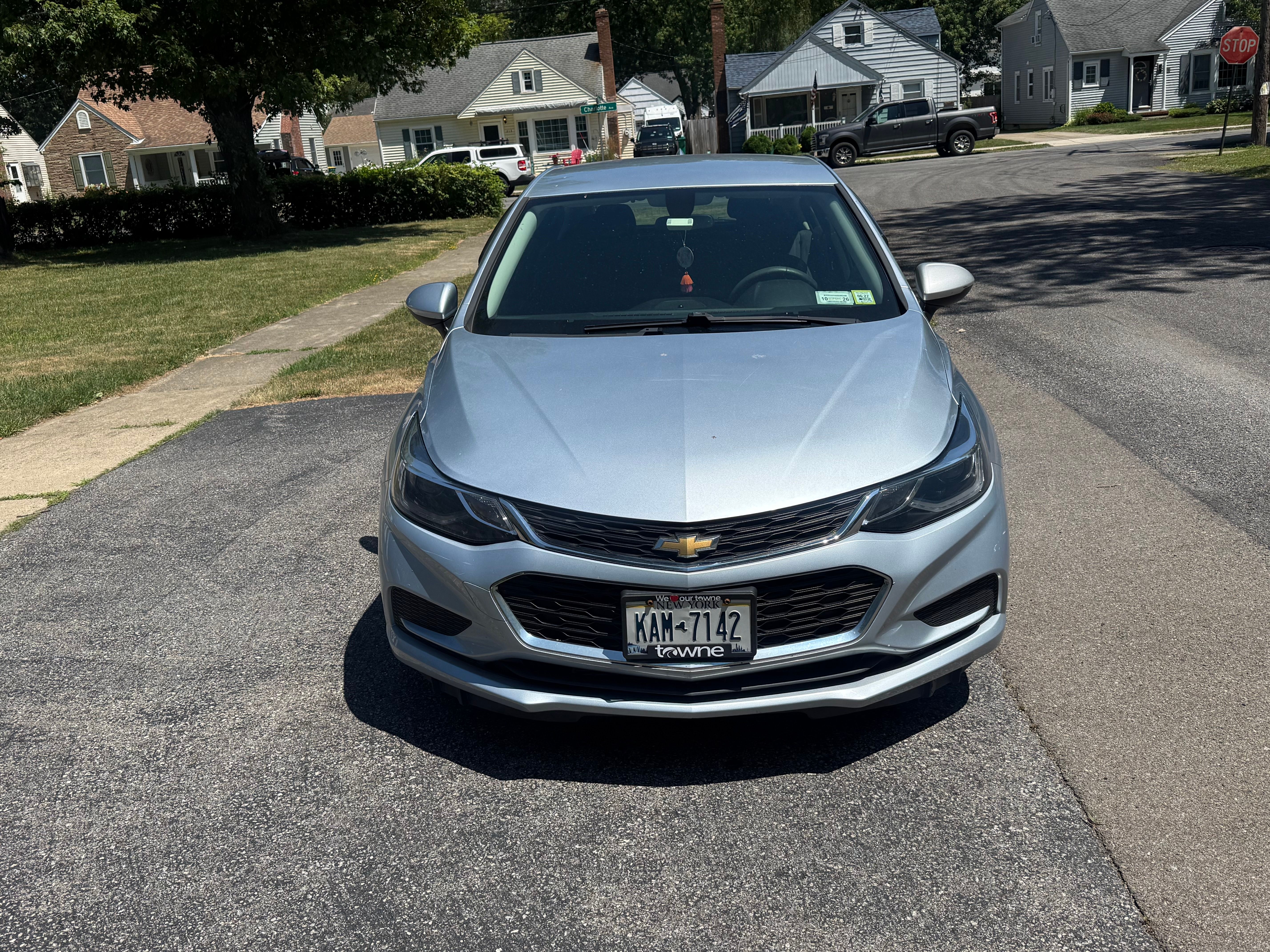 Used 2017 Chevrolet Cruze LT w/ Convenience Package FWD image 1