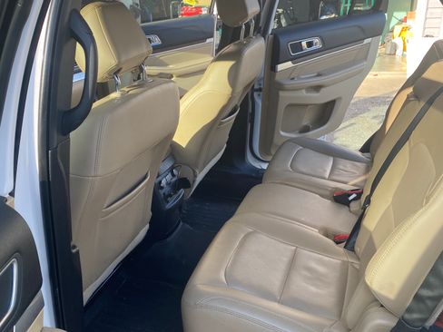 Used 2017 Ford Explorer Limited image 10