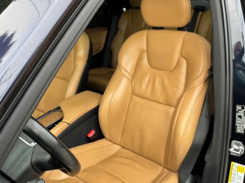 Used 2016 Volvo XC90 T6 Inscription w/ Vision Package image 29