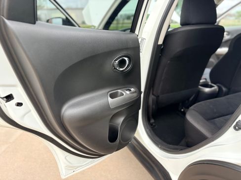Used 2016 Nissan Juke SV image 23