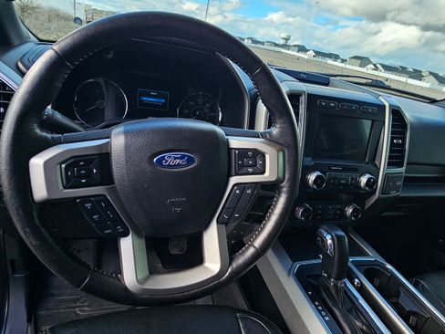 Used 2019 Ford F150 Lariat w/ Equipment Group 502A Luxury image 13
