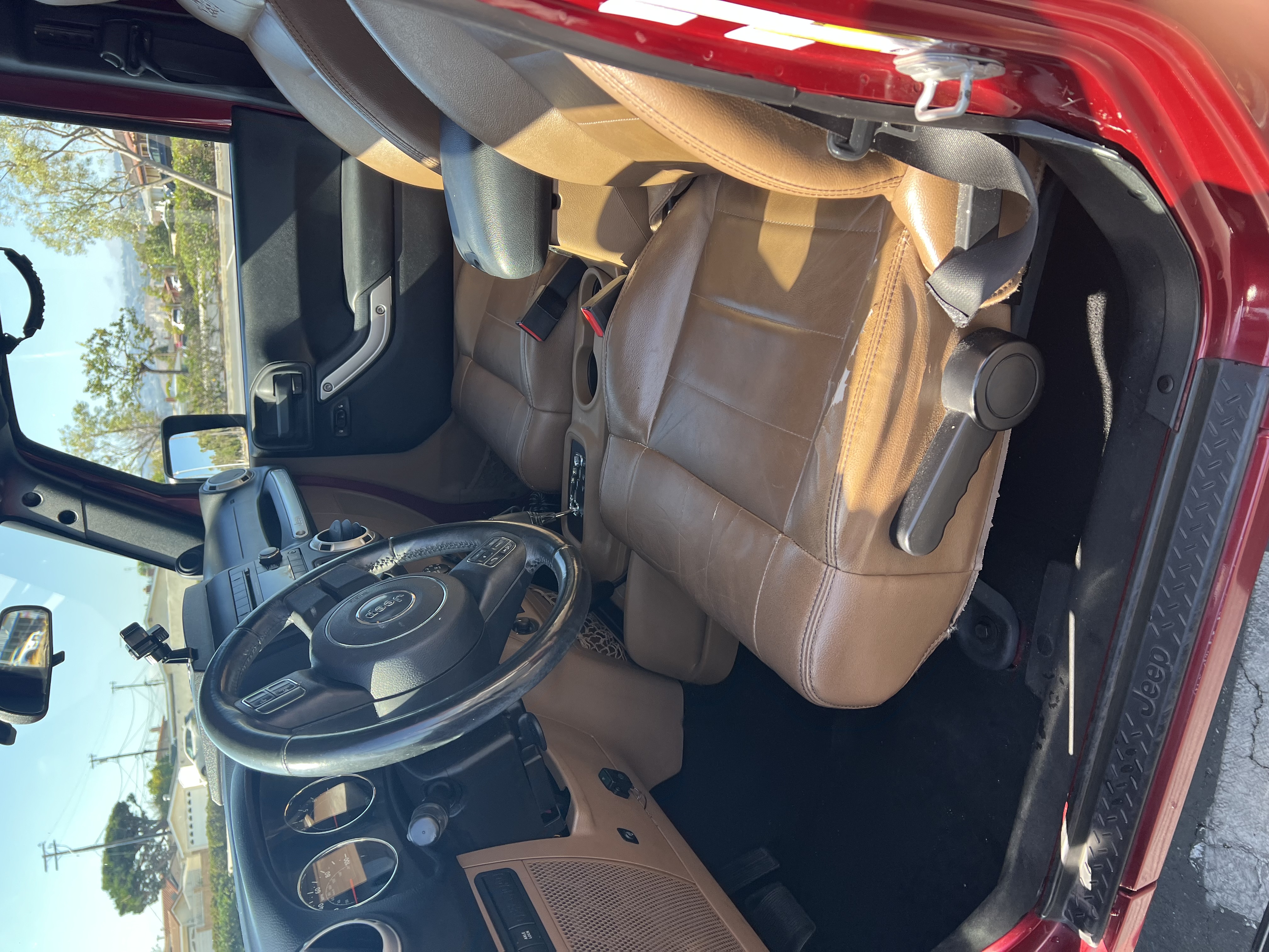 Used 2012 Jeep Wrangler Unlimited Rubicon w/ Dual Top Group AWD/4WD image 7