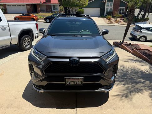 Used 2021 Toyota RAV4 SE w/ Weather & Moonroof Package AWD/4WD image 12