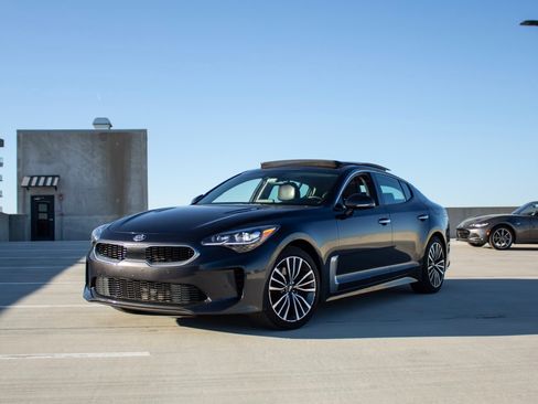 Used 2019 Kia Stinger Premium image 1
