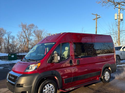 Used 2020 RAM ProMaster 2500 w/ Premium Appearance Group FWD image 19