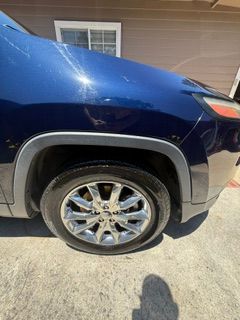 Used 2014 Jeep Cherokee Limited w/ Luxury Group AWD/4WD image 10