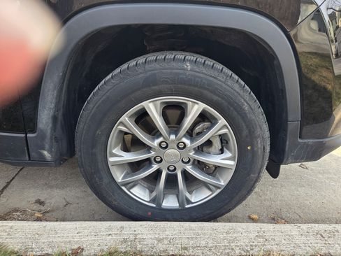 Used 2022 Jeep Cherokee Latitude Lux image 32