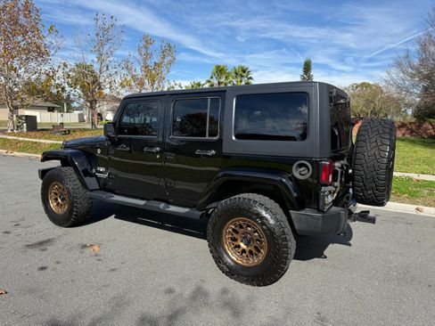 Used 2017 Jeep Wrangler Unlimited Sahara w/ Connectivity Group image 4