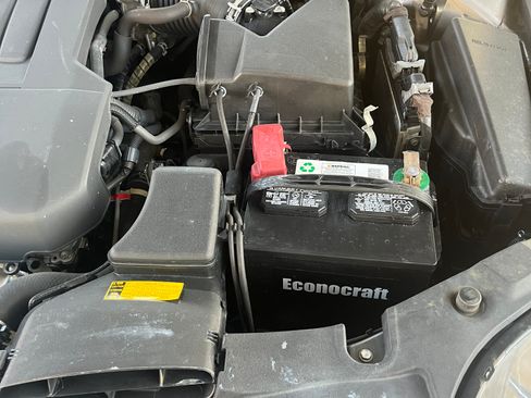 Used 2013 Toyota Avalon Limited w/ Technology Pkg FWD image 10
