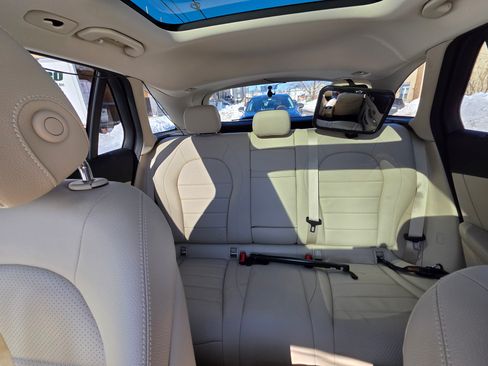 Used 2021 Mercedes-Benz GLC 300 4MATIC image 17