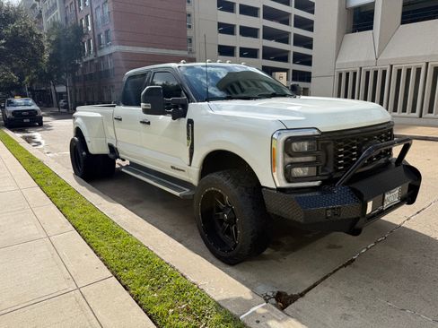 Used 2023 Ford F350 Lariat w/ Chrome Package AWD/4WD image 8