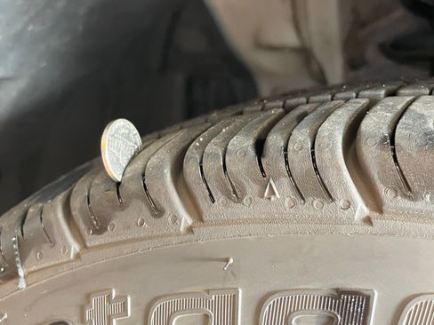 Used 2019 Nissan Versa S image 23