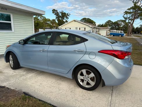 Used 2013 Hyundai Elantra GLS w/ Preferred Pkg image 9