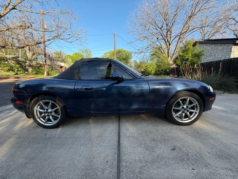 Used 2003 MAZDA MX-5 Miata SE image 5