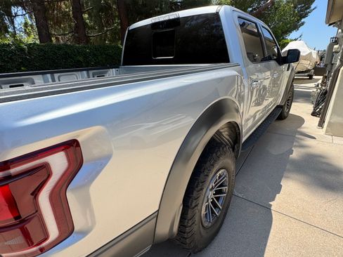 Used 2019 Ford F150 Raptor w/ Equipment Group 802A Luxury AWD/4WD image 4