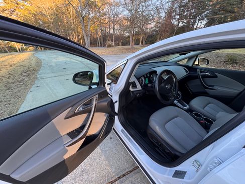 Used 2016 Buick Verano Sport Touring image 9