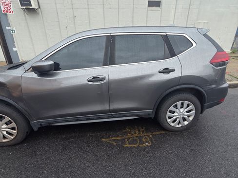 Used 2019 Nissan Rogue S AWD/4WD image 4