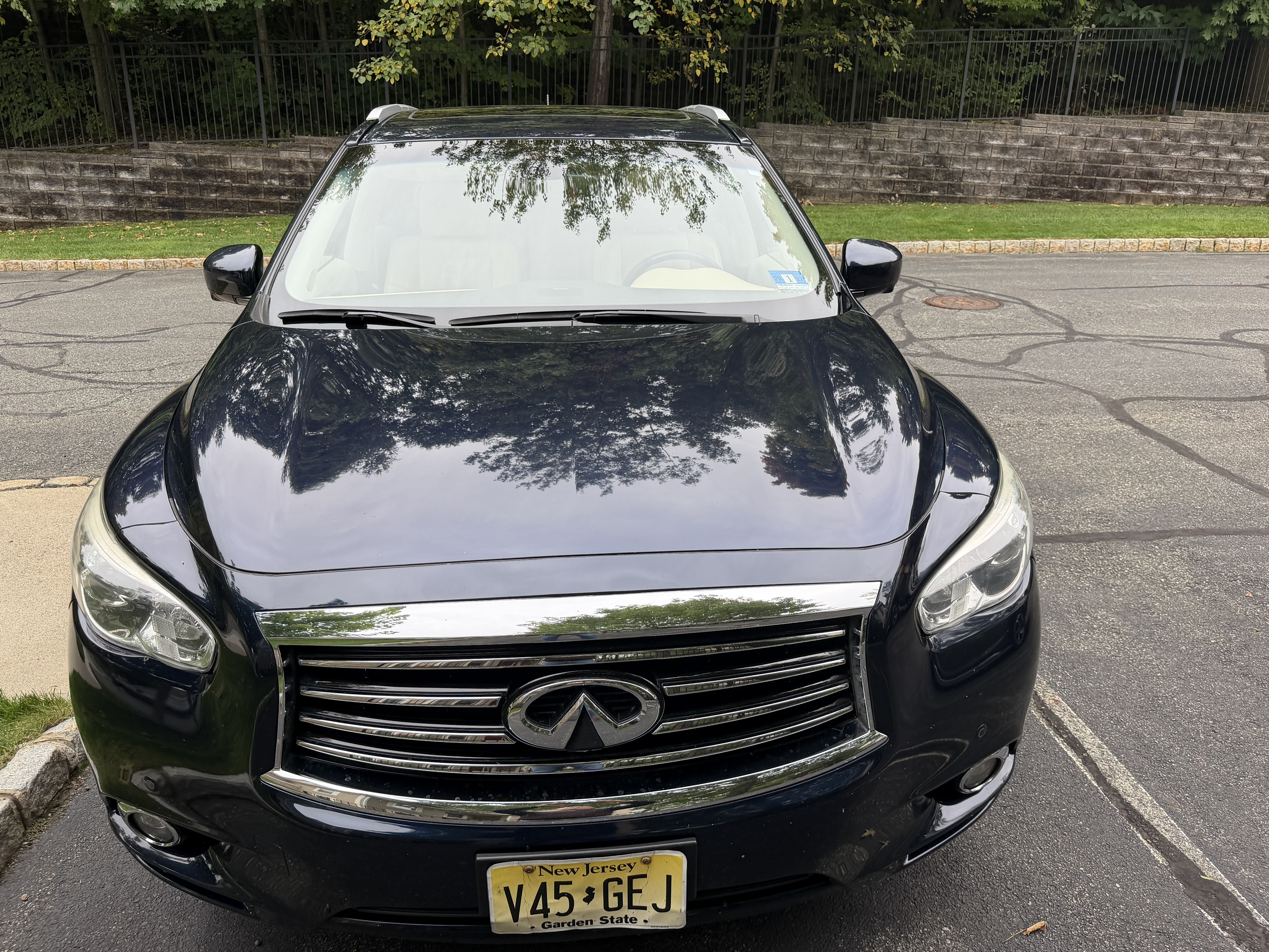 Used 2015 INFINITI QX60 Luxe w/ Premium Plus Package AWD/4WD image 2