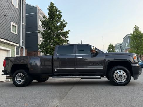 Used 2015 GMC Sierra 3500 Denali w/ Duramax Plus Package AWD/4WD image 22