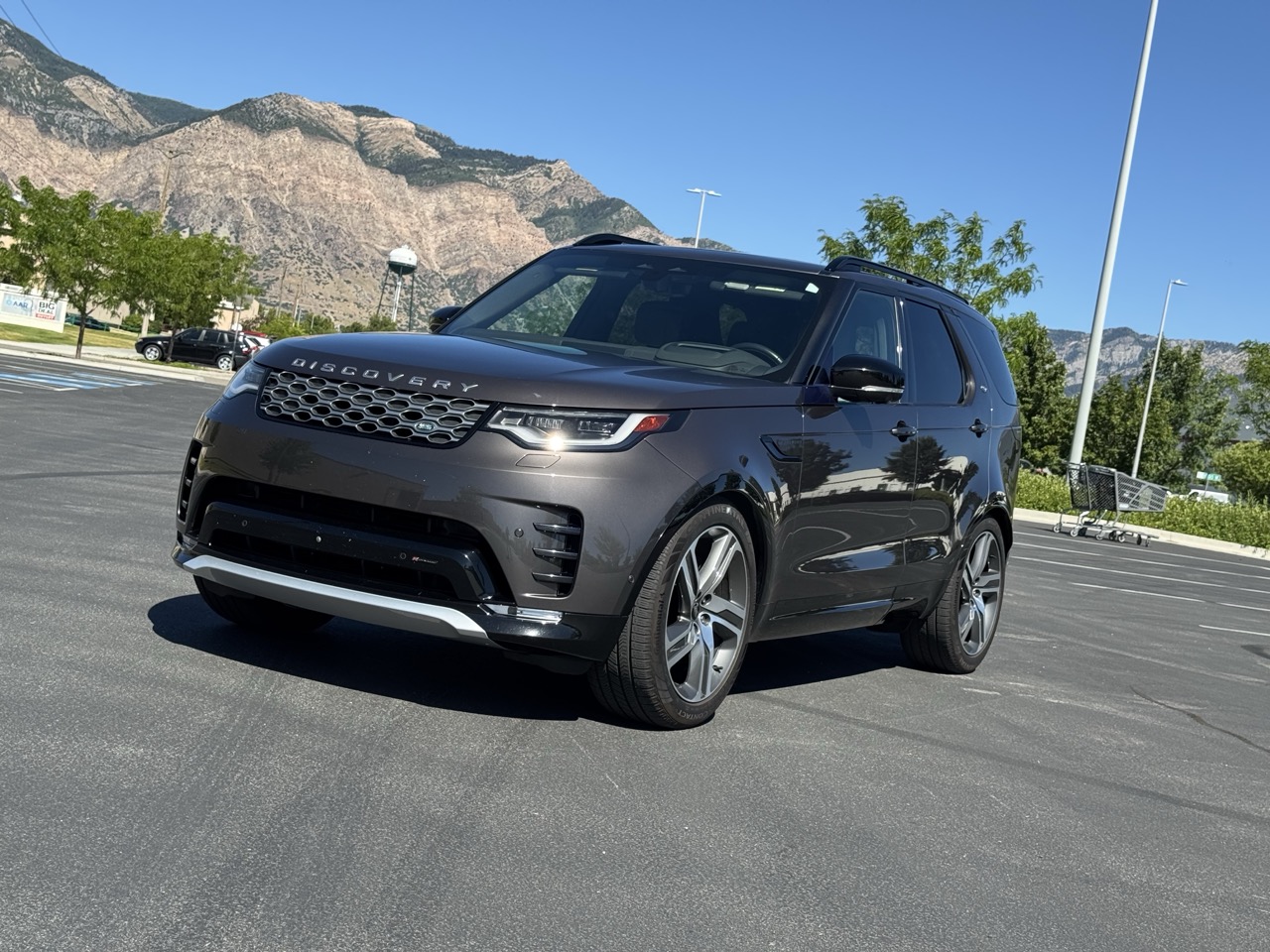 Used 2023 Land Rover Discovery Metropolitan Edition AWD/4WD image 11