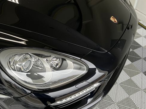 Used 2014 Porsche Cayenne Turbo S image 2