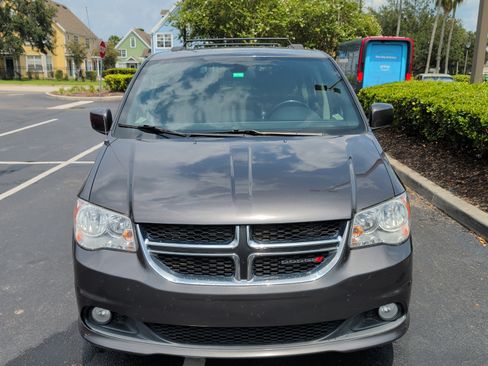 Used 2019 Dodge Grand Caravan SXT FWD image 5
