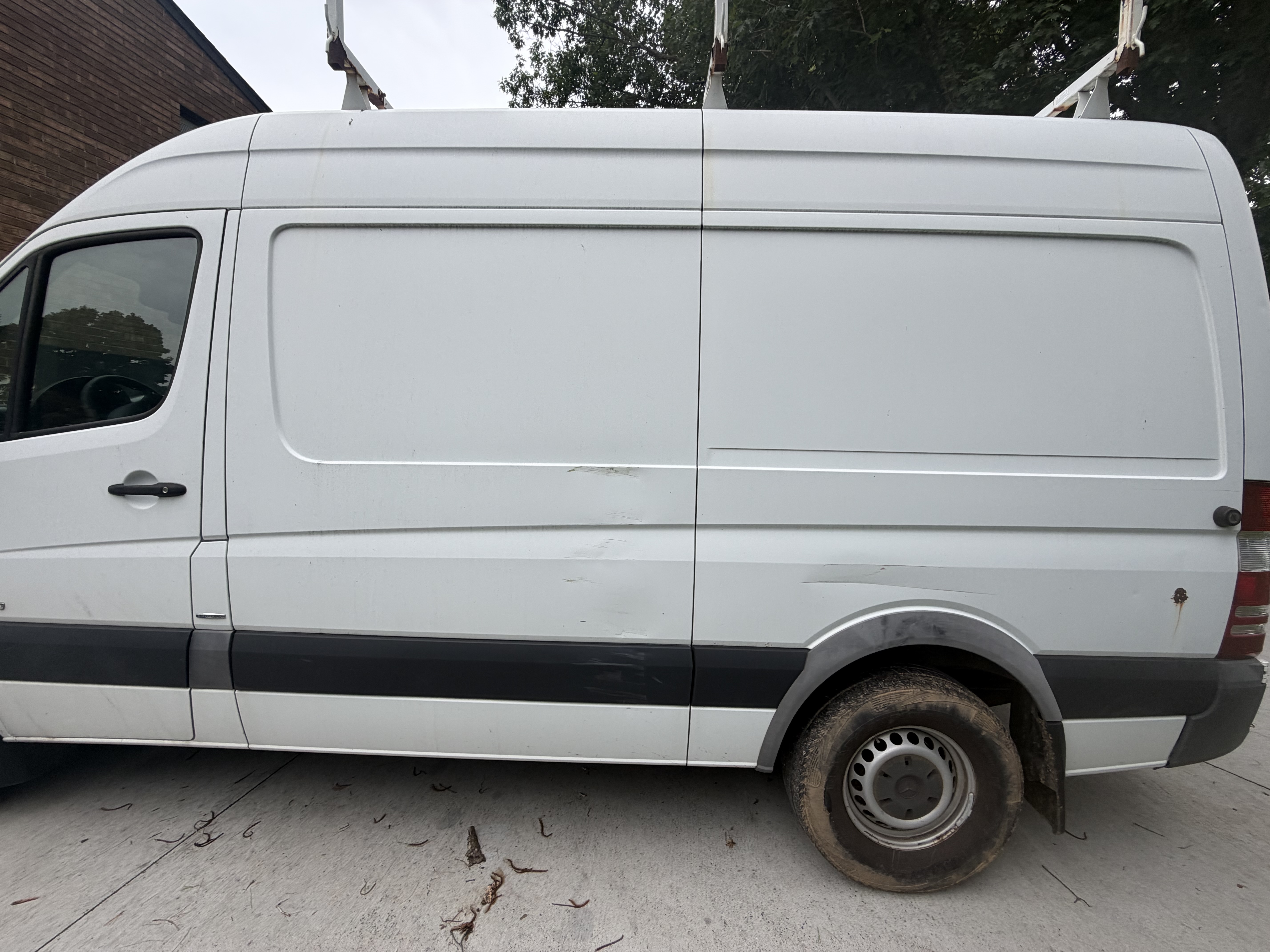 Used 2015 Mercedes-Benz Sprinter 2500 image 11