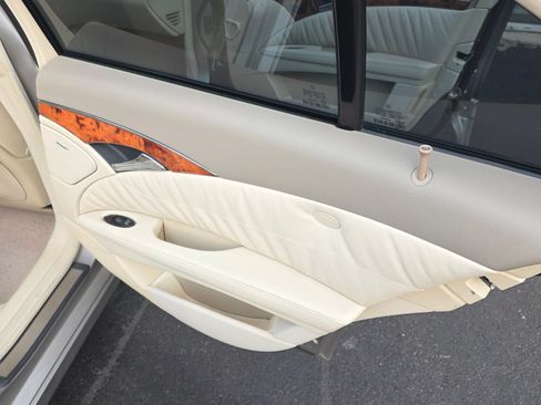 Used 2004 Mercedes-Benz E 500 E 500 Sedan 4D image 15