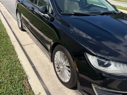 Used 2017 Lincoln MKZ Reserve FWD image 11
