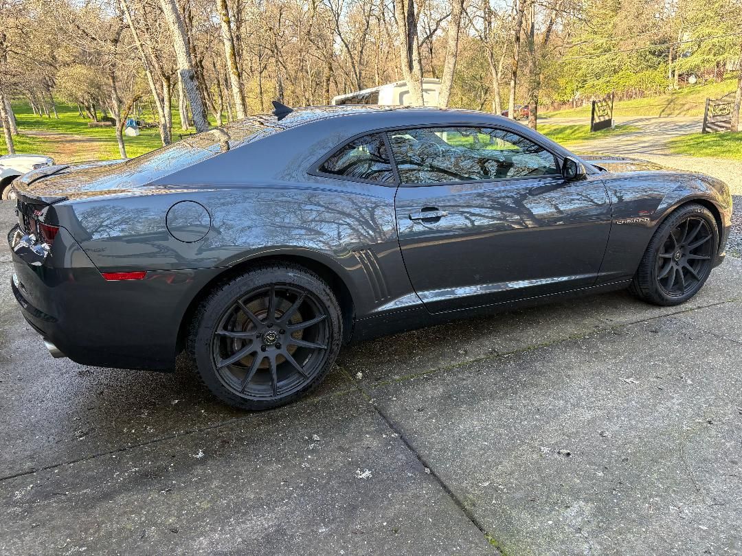 Used 2011 Chevrolet Camaro SS w/ RS Package RWD image 4