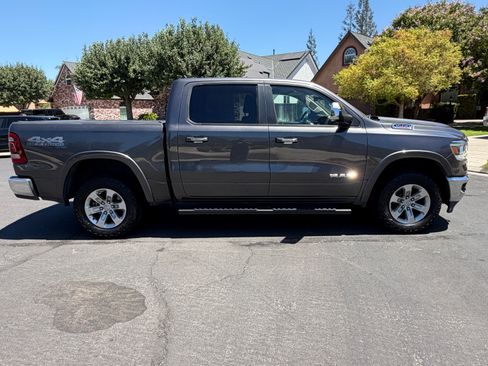 Used 2021 RAM 1500 Laramie AWD/4WD image 2