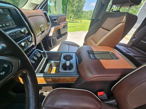 Used 2019 Chevrolet Silverado 3500 High Country image 10