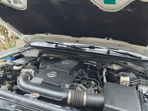 Used 2012 Nissan Pathfinder LE image 29