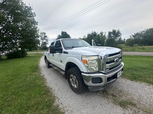 Used 2011 Ford F250 XLT w/ XLT Interior Pkg AWD/4WD image 4