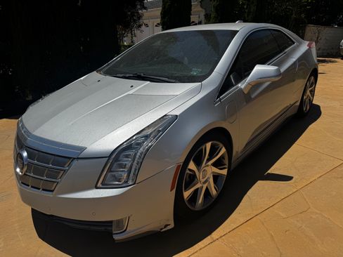 Used 2014 Cadillac ELR w/ Luxury Package FWD image 4