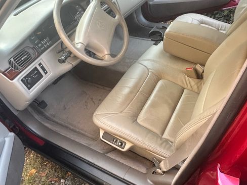 Used 1998 Cadillac De Ville Sedan image 11