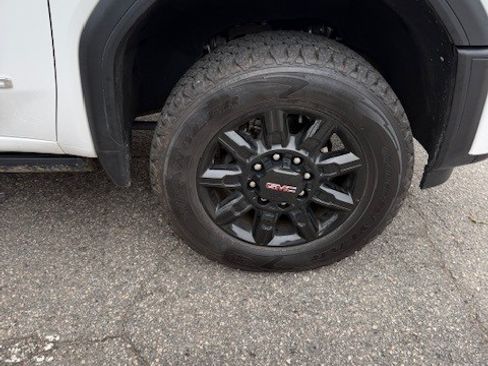 Used 2025 GMC Sierra 2500 AT4 w/ AT4 Premium Plus Package image 5