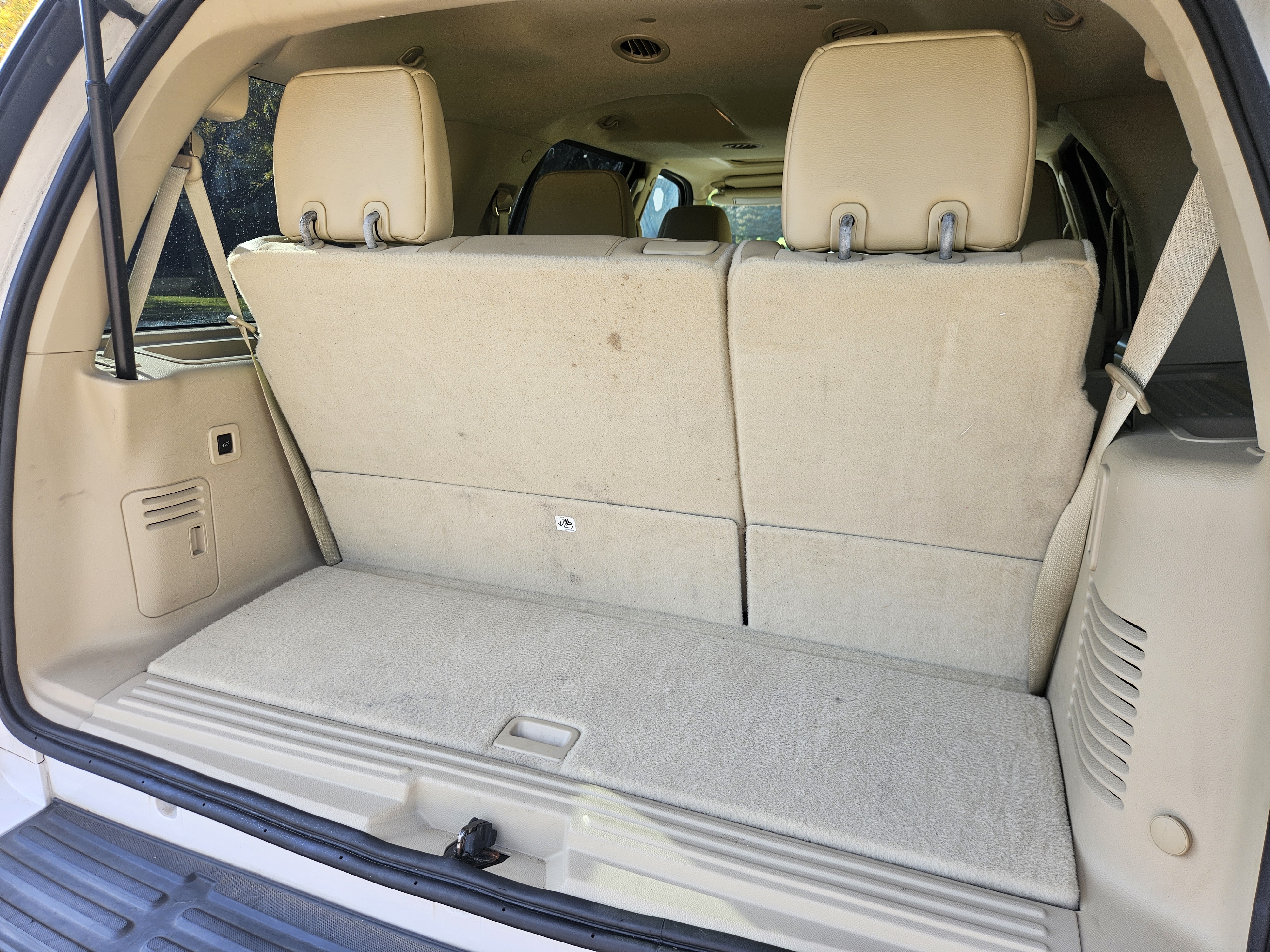Used 2016 Ford Expedition Limited w/ Equipment Group 301A RWD image 11