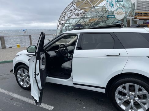 Used 2020 Land Rover Range Rover Evoque SE AWD/4WD image 7