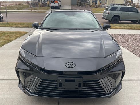 Used 2025 Toyota Camry XLE image 4