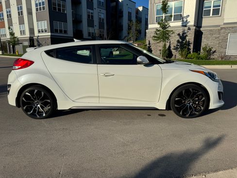 Used 2013 Hyundai Veloster Turbo FWD image 8