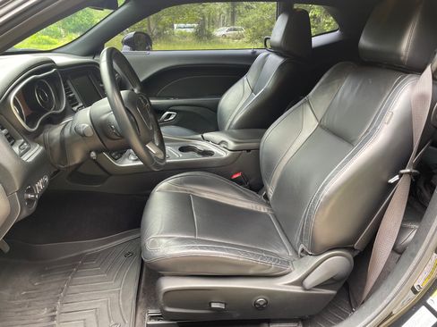 Used 2015 Dodge Challenger R/T Plus RWD image 11