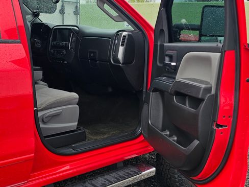 Used 2018 Chevrolet Silverado 2500 LT image 20