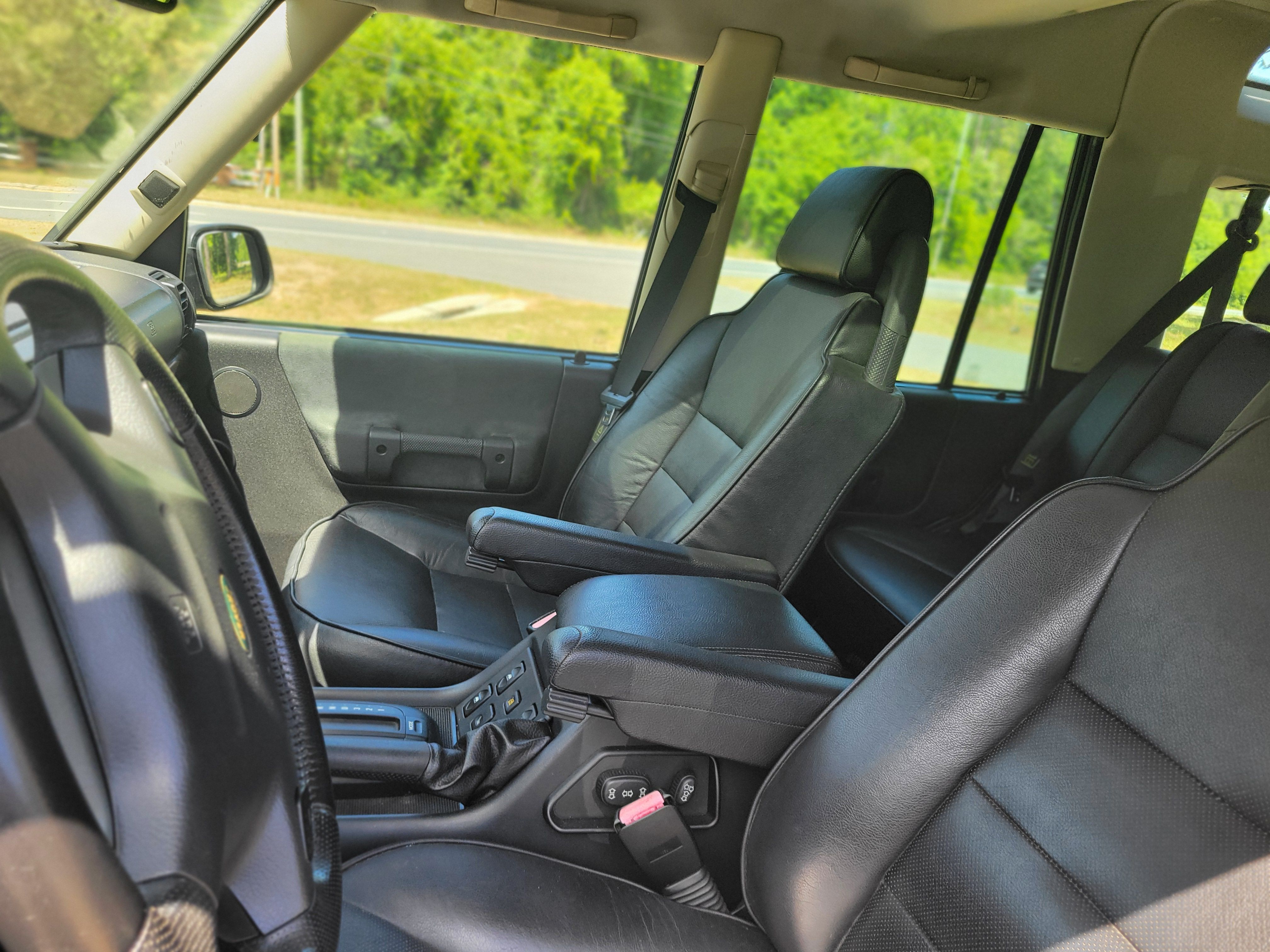 Used 2004 Land Rover Discovery SE AWD/4WD image 14