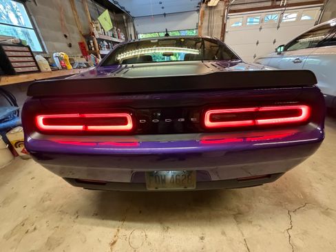 Used 2016 Dodge Challenger R/T RWD image 4